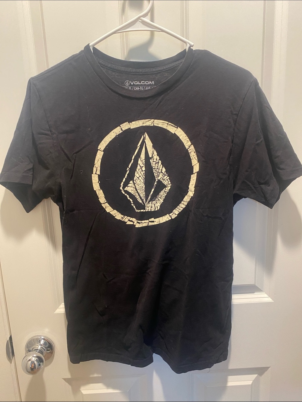 Volcom Black T‑Shirt with Cream Logo Graphic EUC